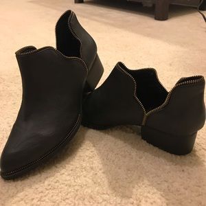 Black booties Forever 21